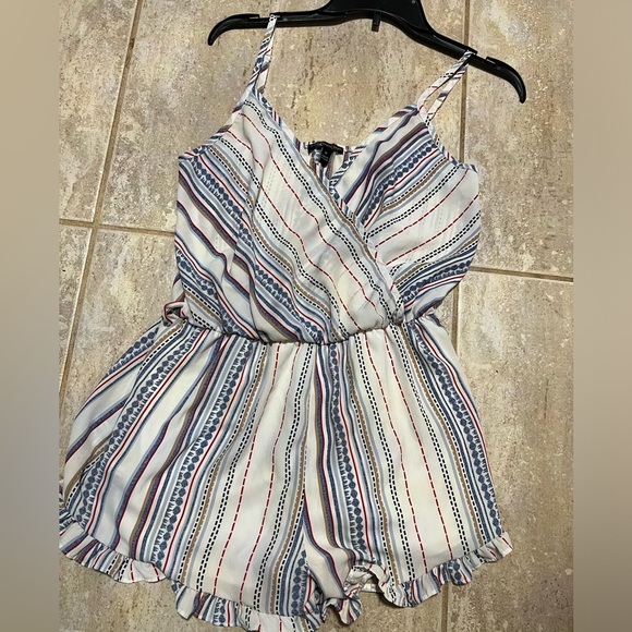 ❤️❤️EUC-mmCmmCmm SUPER CUTE ROMPER SZ M❤️❤️ - Picture 1 of 13